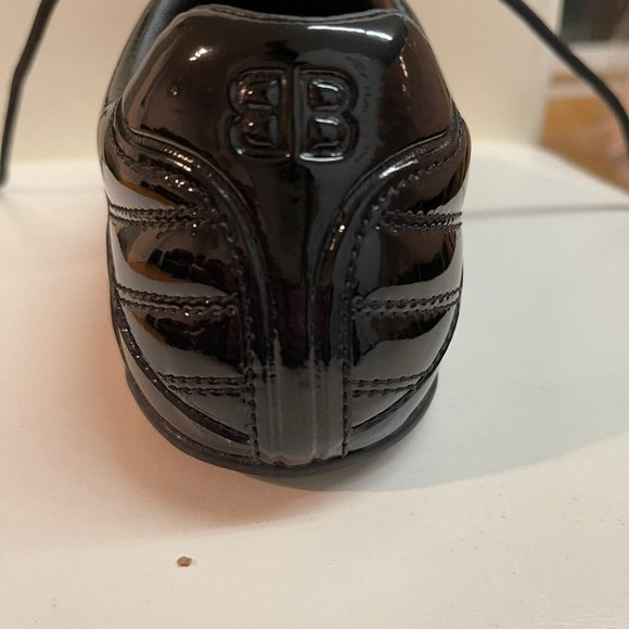 Shoes - Picture 3 of 8